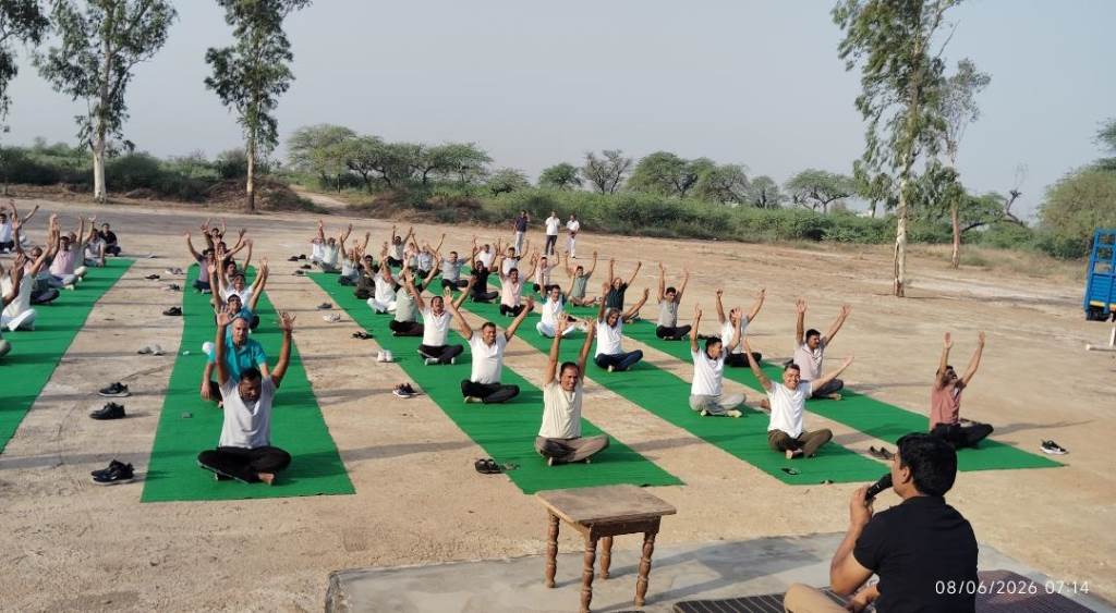 Yoga practice program organized at Police Lines Hansi message given to adopt a healthy and stressfree lifestyle